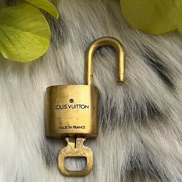 Louis Vuitton Brass Lock & Key #312 - Picture 5 of 6
